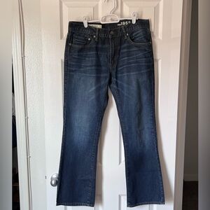Gap bootcut mens jeans. Sz 32x30. Nice weight Jean. Worn once. EUC.